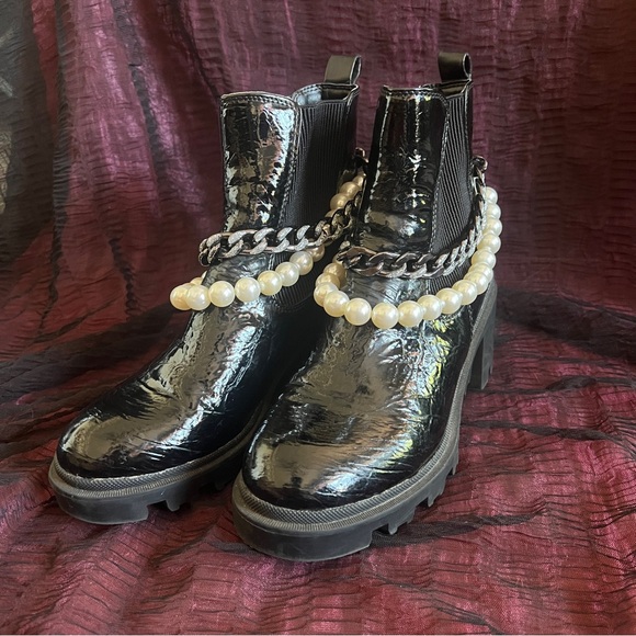 Betsey Johnson Lug Sole Patent Boots with Chain and Pearl Detail - Size 6.5 - Picture 3 of 10